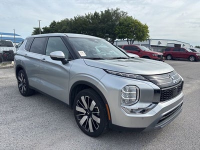 2025 Mitsubishi Outlander SE