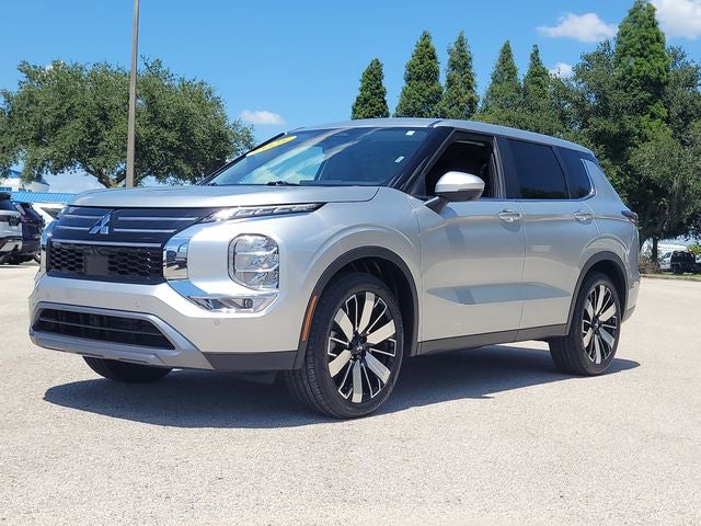 2025 Mitsubishi Outlander SE