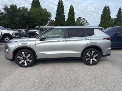 2025 Mitsubishi Outlander SE