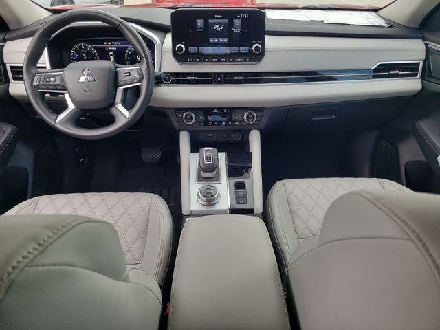 2023 Mitsubishi Outlander SEL