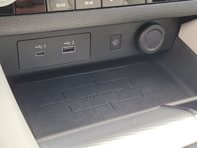 2023 Mitsubishi Outlander SEL