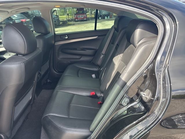 2015 INFINITI Q40 Base 3.7 V-6