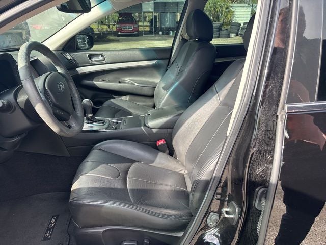 2015 INFINITI Q40 Base 3.7 V-6