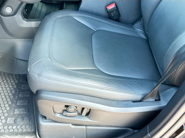 2025 Land Rover Defender 110 S