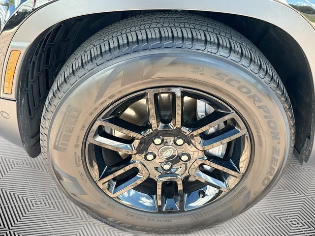 2025 Land Rover Defender 110 S