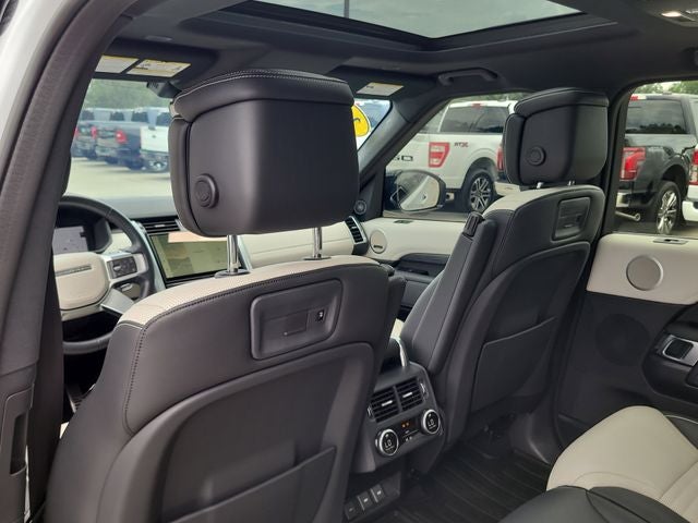 2023 Land Rover Discovery Metropolitan Edition