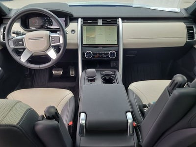 2023 Land Rover Discovery Metropolitan Edition