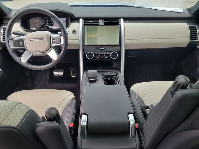 2023 Land Rover Discovery Metropolitan Edition