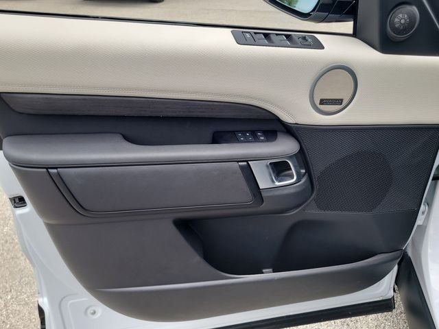 2023 Land Rover Discovery Metropolitan Edition