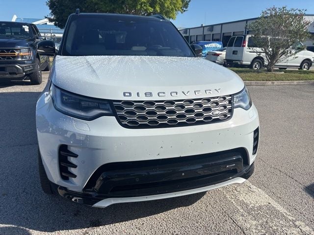2023 Land Rover Discovery Metropolitan Edition