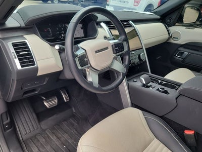 2023 Land Rover Discovery Metropolitan Edition