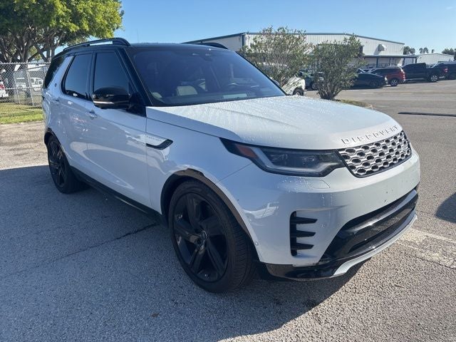 2023 Land Rover Discovery Metropolitan Edition