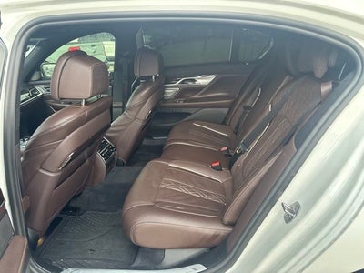 2022 BMW 7 Series 750i xDrive V8 TWIN TURBO