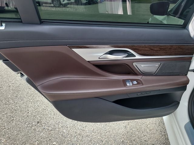 2022 BMW 7 Series 750i xDrive V8 TWIN TURBO