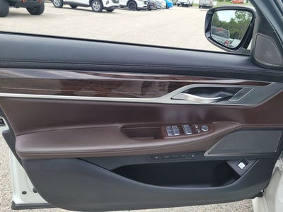2022 BMW 7 Series 750i xDrive V8 TWIN TURBO