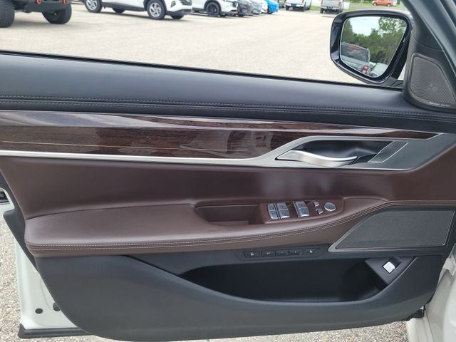 2022 BMW 7 Series 750i xDrive V8 TWIN TURBO