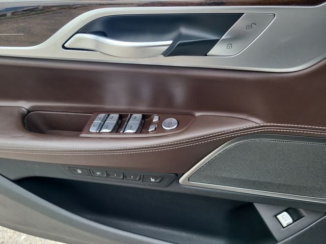 2022 BMW 7 Series 750i xDrive V8 TWIN TURBO