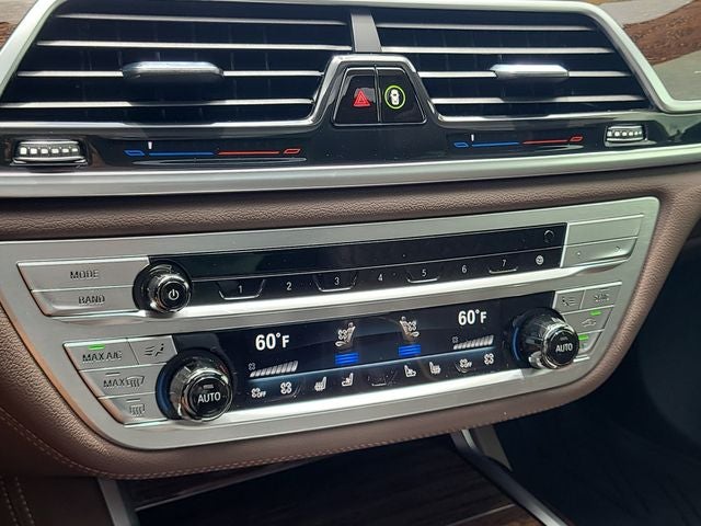 2022 BMW 7 Series 750i xDrive V8 TWIN TURBO