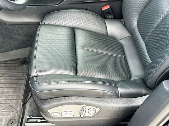 2024 Porsche Macan T