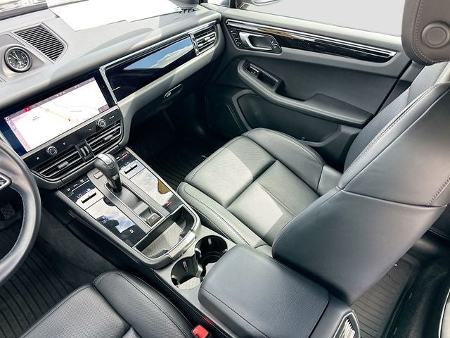 2024 Porsche Macan T