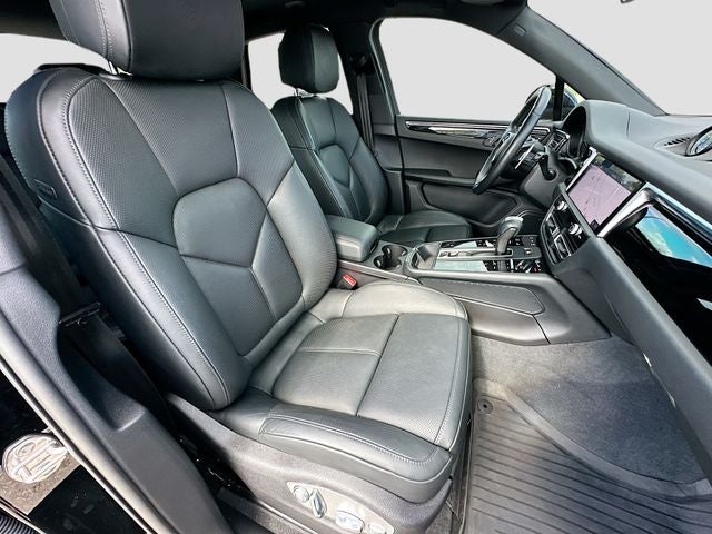 2024 Porsche Macan T