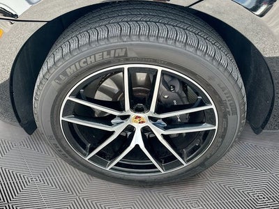 2024 Porsche Macan T