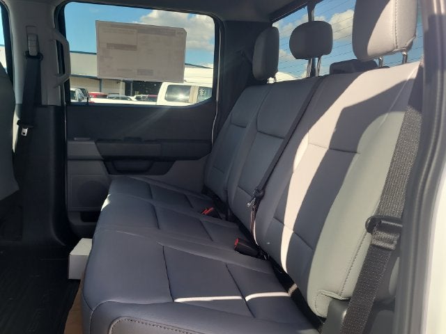 2027 Ford F-450SD XL 4WD CREW CAB DRW