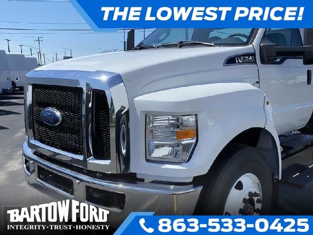 2025 Ford F-750SD Base