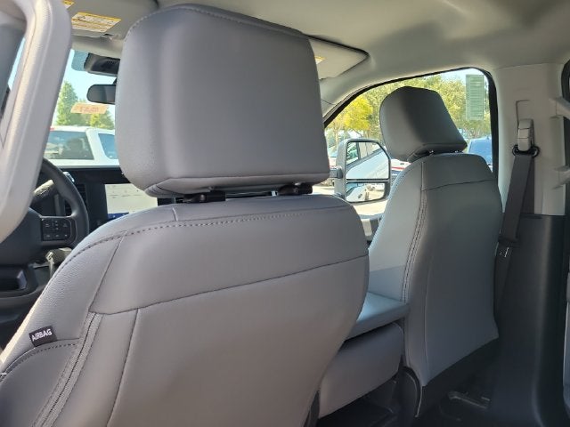 2027 Ford F-550SD XL CREW CAB DRW