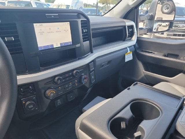 2027 Ford F-550SD XL CREW CAB DRW