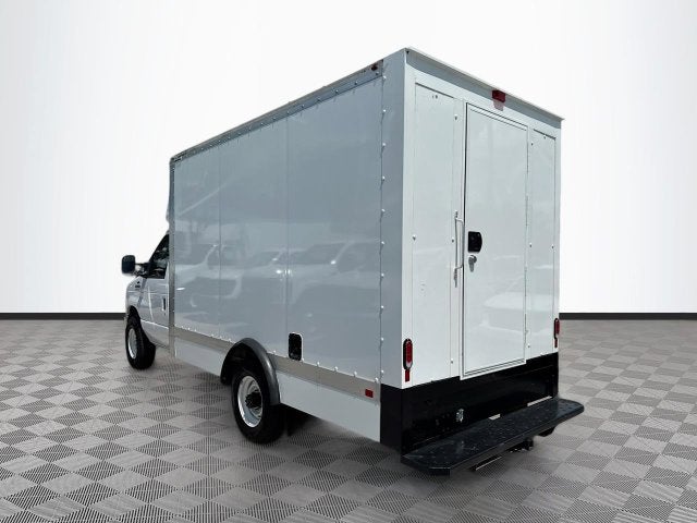 2025 Ford E-350SD Base Cutaway