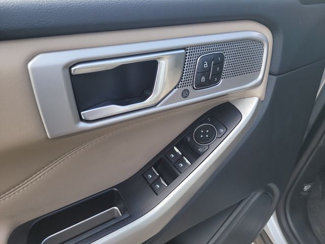 2022 Ford Explorer Limited HYBRID