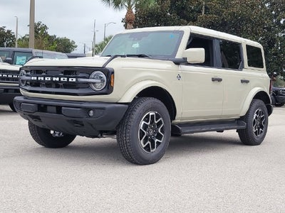 2026 Ford Bronco Outer Banks