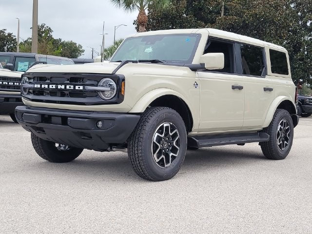 2026 Ford Bronco Outer Banks