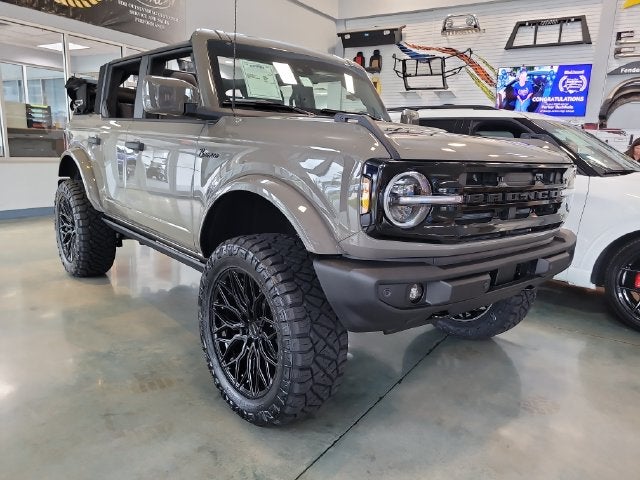 2026 Ford Bronco Outer Banks LIFTED WHEELS & TIRES W/ POWER TOP