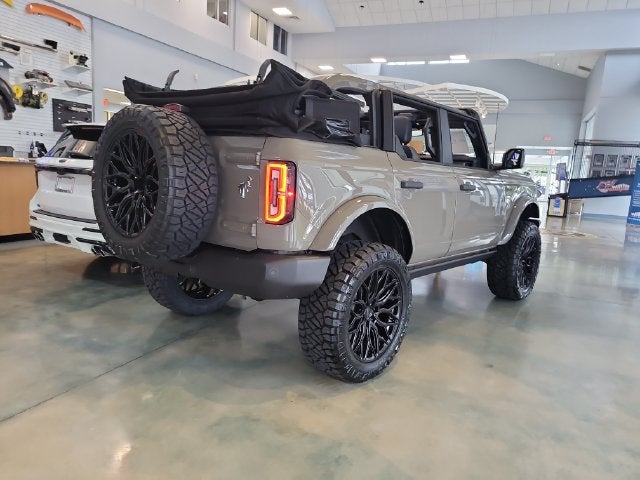 2026 Ford Bronco Outer Banks LIFTED WHEELS & TIRES W/ POWER TOP
