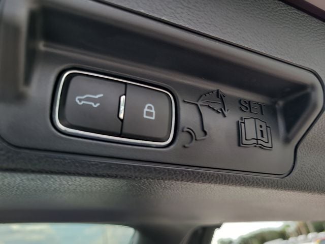 2023 Ford Explorer XLT 202A