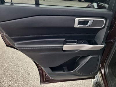 2023 Ford Explorer XLT 202A