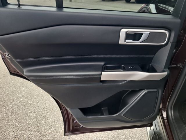 2023 Ford Explorer XLT 202A