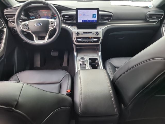 2023 Ford Explorer XLT 202A