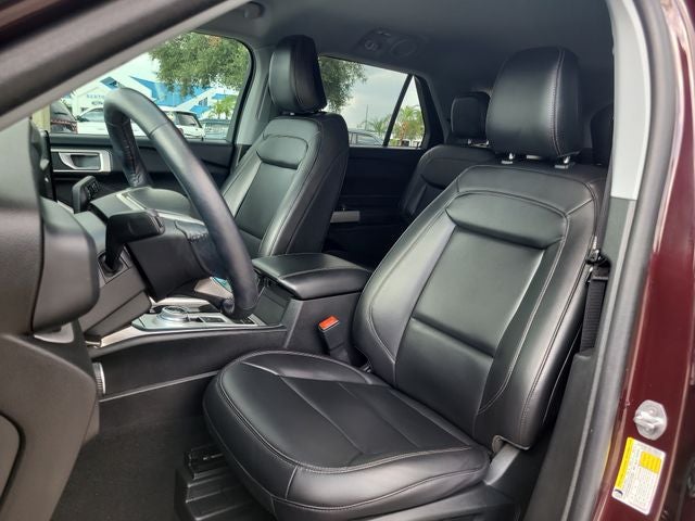 2023 Ford Explorer XLT 202A