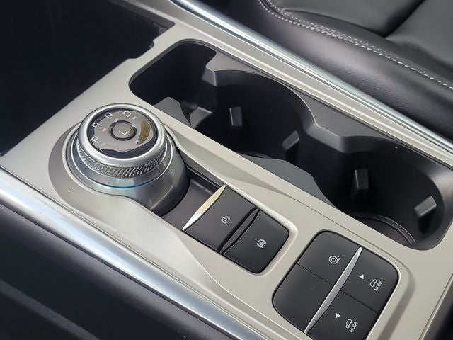 2023 Ford Explorer XLT 202A