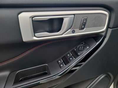 2024 Ford Explorer ST-Line