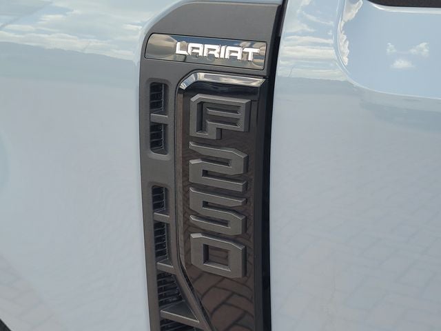 2026 Ford F-250SD Lariat 4WD CREW CAB