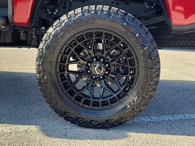 2026 Ford F-250SD Platinum 4WD CREW CAB / LIFTED WHEELS & TIRES