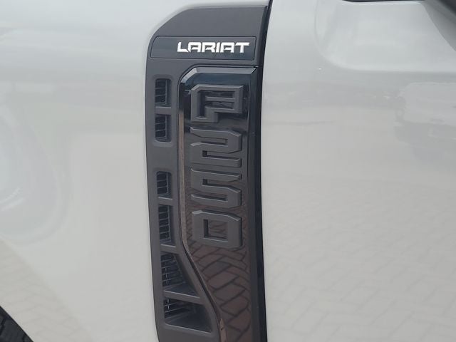 2026 Ford F-250SD Lariat 4WD CREW CAB