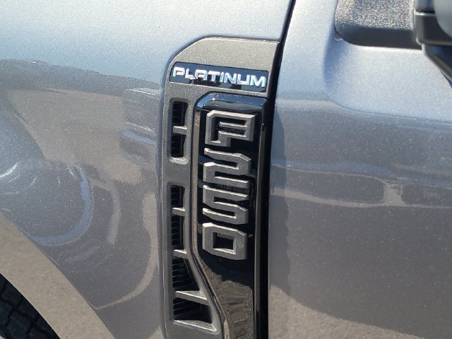 2027 Ford F-250SD Platinum 4WD CREW CAB