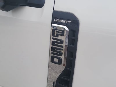 2027 Ford F-250SD Lariat 4WD CREW CAB