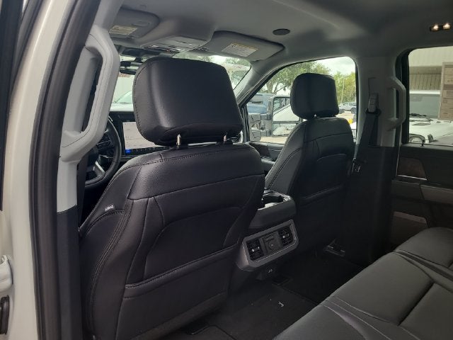 2027 Ford F-250SD Lariat 4WD CREW CAB