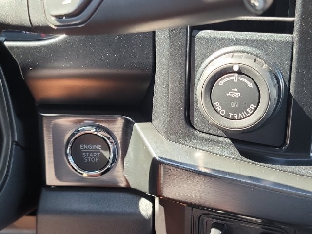 2027 Ford F-250SD Lariat 4WD CREW CAB
